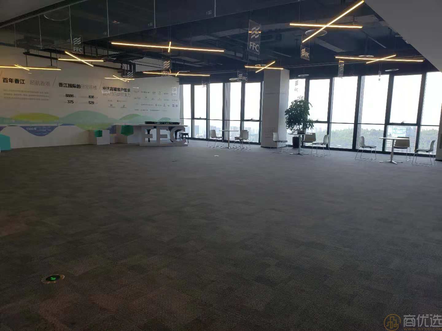 无锡槐树巷，作为无锡市内一个备受关注的住宅区域，近年来因其独特的地段优势和完善的配套设施，吸引了大量购房者的目光。槐树巷不仅地理位置优越，而且周边生活便利，是众多家庭理想的选择。在这里，你可以享受到城市繁华与宁静生活的完美结合，无论是通勤还是休闲，都能得到很好的满足。
