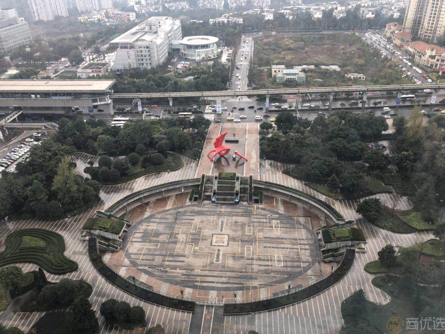 北京西城晶华，位于北京市西城区核心地段，是一个集高端住宅、优质配套与便利交通于一体的精品楼盘。项目周边教育资源丰富，生活配套齐全，是众多家庭理想的选择。
