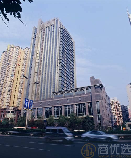 石家庄百货大楼宿舍作为市中心稀缺的居住项目，凭借其优越的地段、完善的配套和便捷的交通，成为众多购房者关注的焦点。无论是自住还是投资，这里都是一个值得考虑的选择。