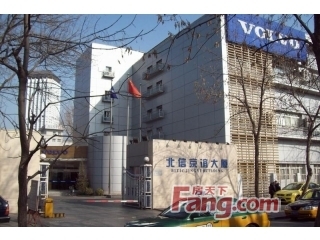 南昌船山路工商局宿舍是位于南昌市老城区的一个成熟住宅小区，周边生活配套齐全，交通便利，是适合家庭居住的理想选择。小区环境安静舒适，绿化率高，社区氛围和谐，深受本地居民的喜爱。随着城市的发展，这里也逐渐成为购房者关注的热点区域。