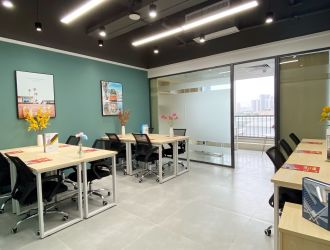 南京明城大厦写字楼是南京市核心商务区的一颗璀璨明珠，位于鼓楼区核心地段，紧邻新街口商圈，交通便利，周边配套成熟，是众多企业争相入驻的优质选择。作为一座集商务、办公、休闲于一体的现代化写字楼，南京明城大厦不仅拥有优越的地理位置，更在环境、设施和性价比等方面展现出独特的优势，成为南京商业地产市场中备受瞩目的焦点项目。