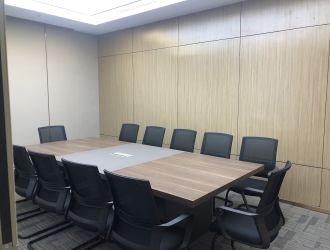 广州飞鹅西路大院，位于广州市白云区核心地段，是集居住、休闲、商业于一体的城市生活新地标。作为一处具有丰富历史底蕴与现代生活配套的住宅小区，飞鹅西路大院凭借其优越的地理位置和完善的配套设施，吸引了众多购房者的关注。