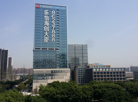 成都东安湖1号：城市绿心中的品质生活新选择